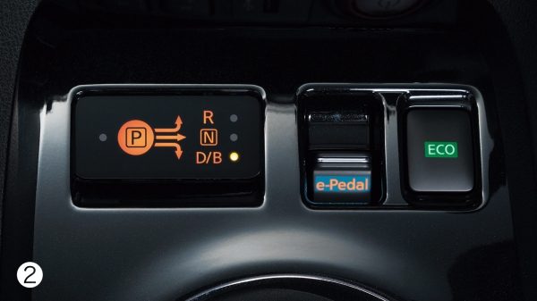 シフトポジションインジケーター（画像はプロパイロット パーキング非装着車）