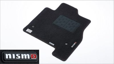 NISMOフロアマット（NISMOエンブレム付き）
