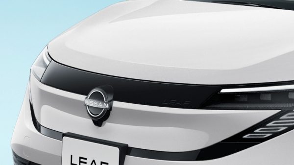 センターLEDアクセントランプレス