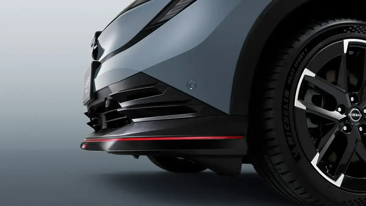 NISMO専用フロントバンパーコーナーフィニッシャー