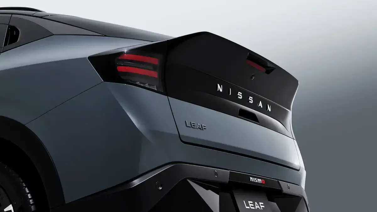 NISMO専用バックドアスポイラー