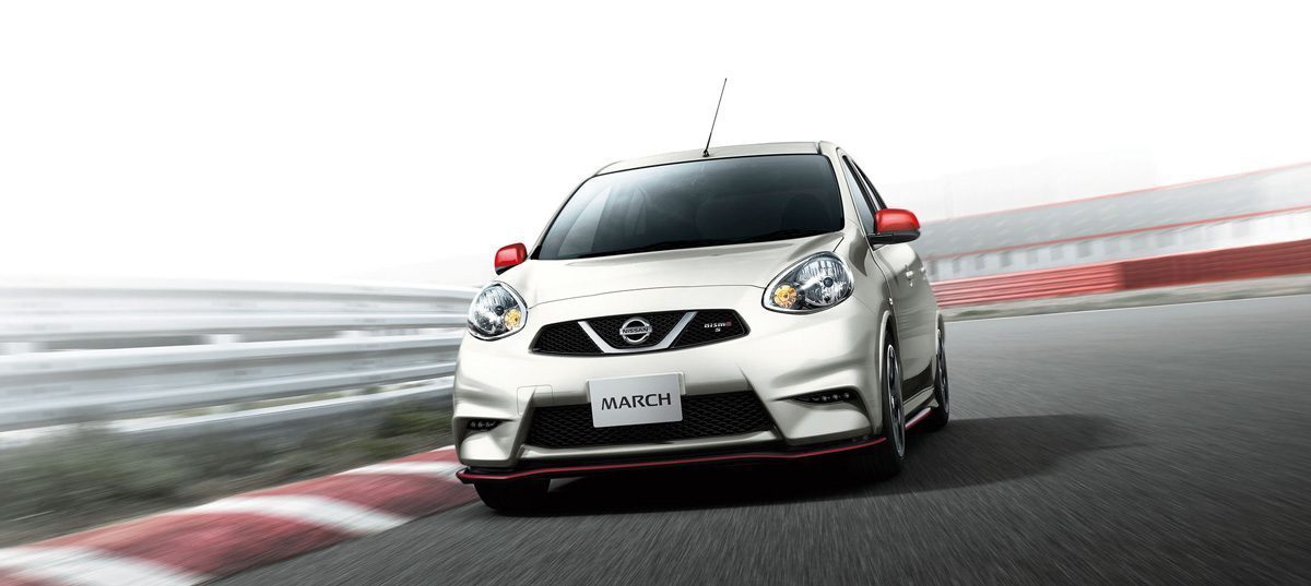 Photo:マーチNISMO S。ボディカラーはブリリアントホワイトパール（3P）〈＃QAB・特別塗装色〉。