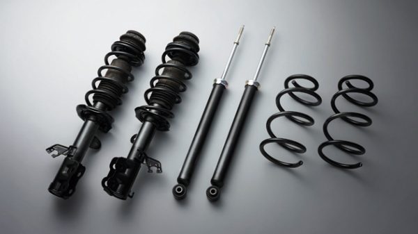 サスペンションからタイヤ、ステアリング、ブレーキに至るまで専用チューニング。