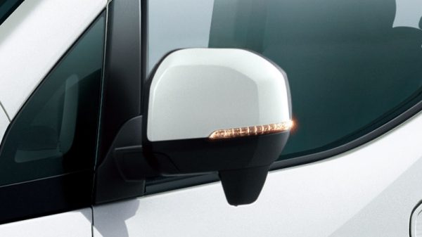 サイドターンランプ付電動格納式リモコンドアミラー（ドアロック連動格納機能付）（カラード）、サイドアンダーミラー［グレード設定］