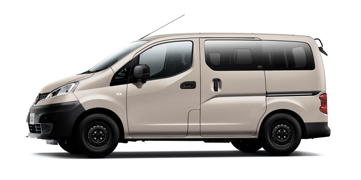 サンドベージュ〈#KP0〉（特別塗装色）＊DX、Outdoor Black Editionのみ設定。