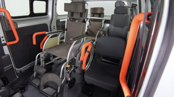 車いす2名仕様  6人乗
