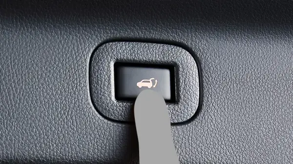 elgrand_2010_interior_utility_07