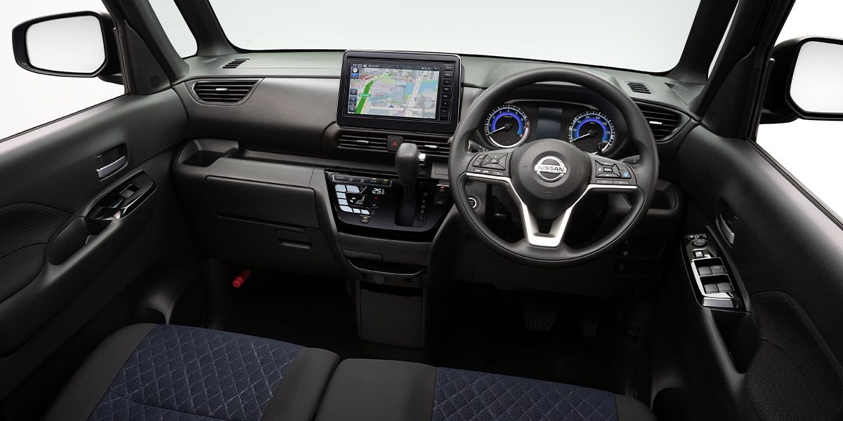 日産 ルークス Roox 軽自動車 室内 内装