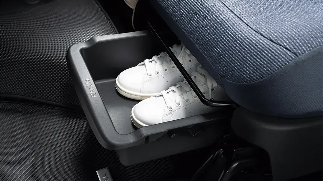 助手席シートアンダーボックス