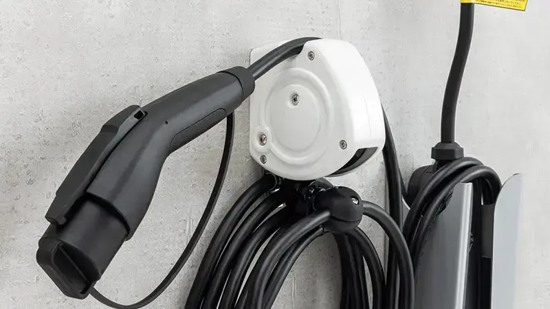 充電ケーブルリール