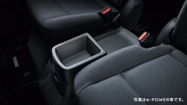 センターコンソールボックス