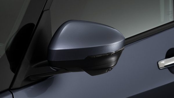 サイドターンランプ付電動格納式リモコンカラードドアミラー（ドアロック連動格納機能付）