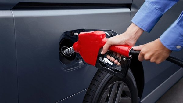 キャップレス給油口（給油時）