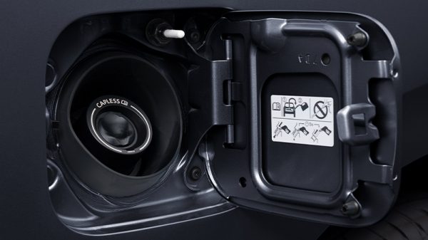 キャップレス給油口