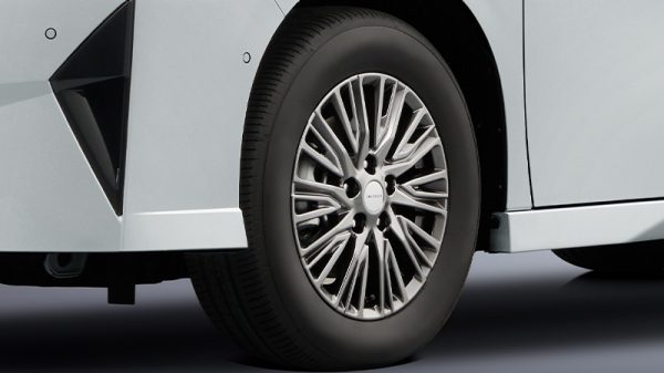 専用16インチアルミホイール（16X6.0J）、インセット：45、P.C.D：114.3（5穴）