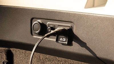 100V AC電源（1500W）〈ラゲッジ1個〉［グレード別設定］
