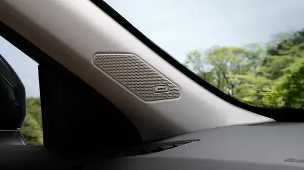 BOSE Premium Sound System（9スピーカー）［メーカーオプ ション］