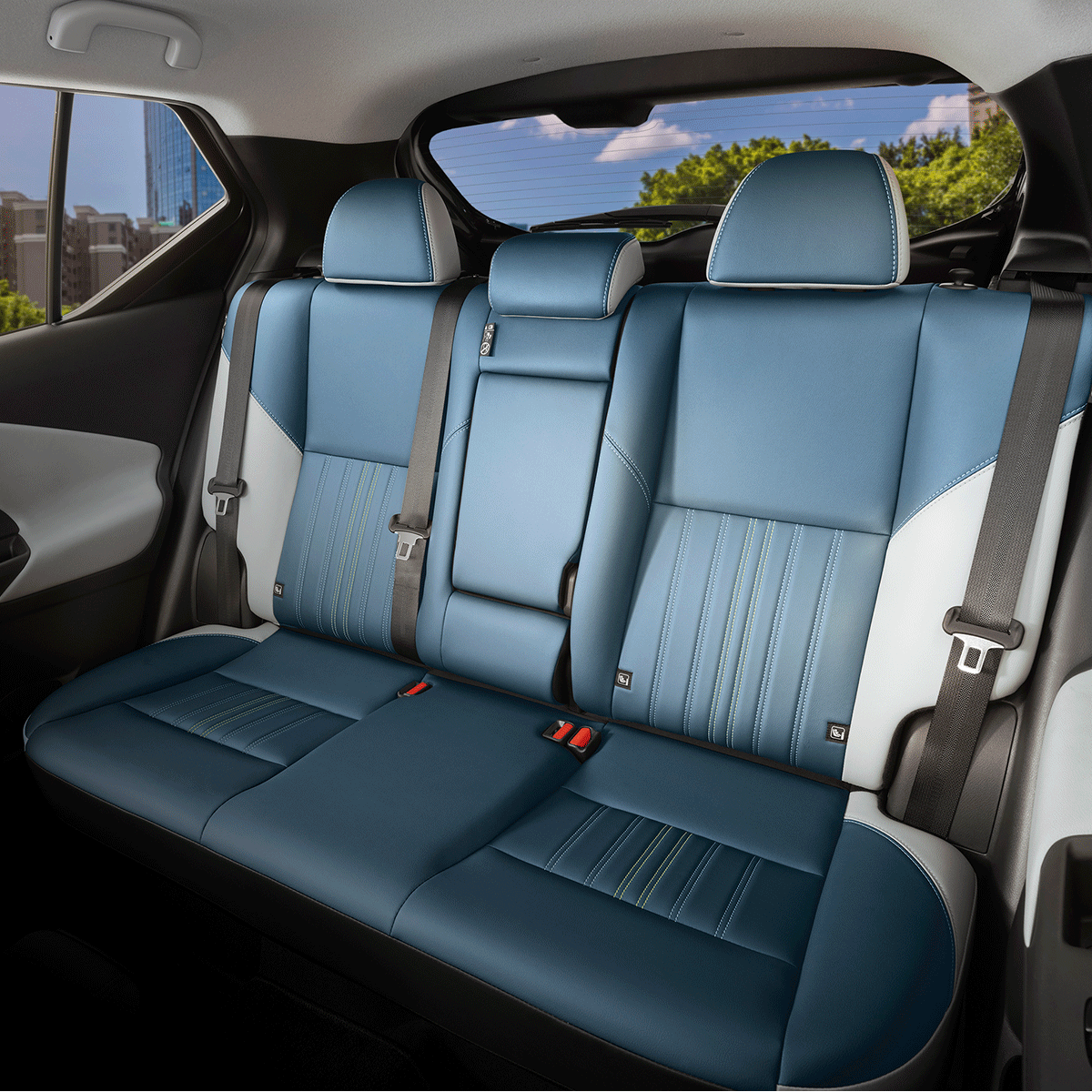 Kicks Rear Seat