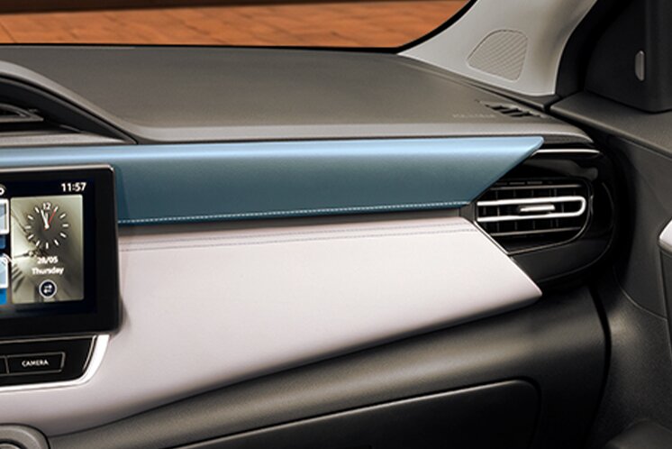 MOONSTONE LEATHER INTERIOR