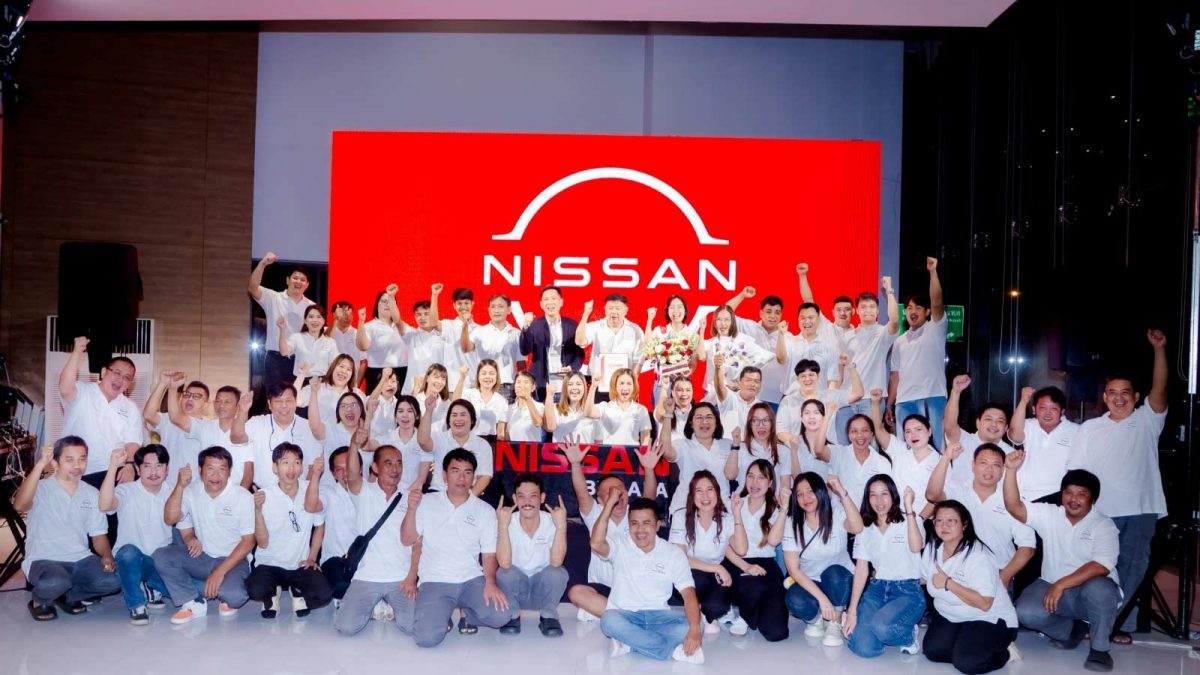 nissan-thailand-presents-dual-honors-to-siam-nissan-burapaprachin