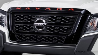 Hood Logo “NAVARA”