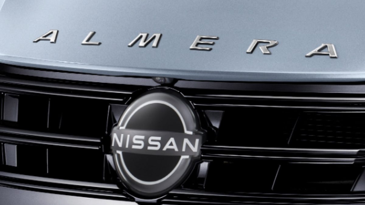 โลโก้ฝากระโปรงหน้า ALMERA (โครเมียม)