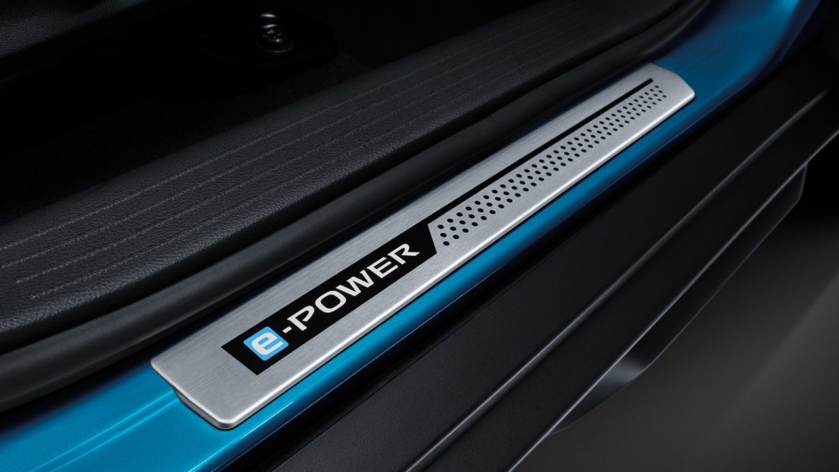 คิ้วบันไดสแตนเลส