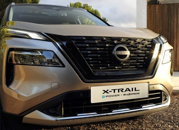 SIGNATURE V-MOTION GRILLE