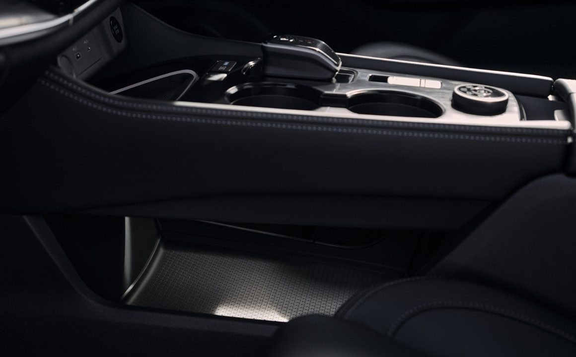 Floating central console